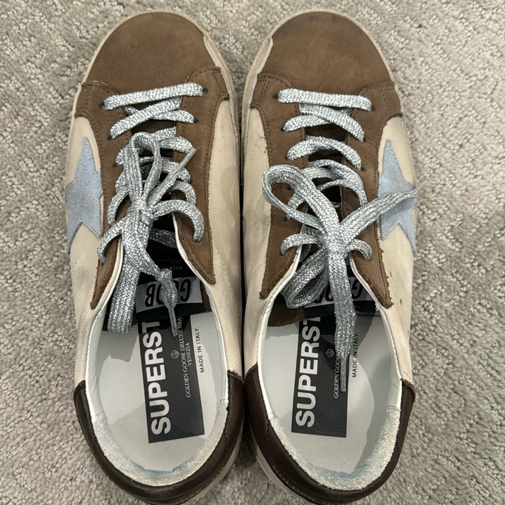Authentic Golden Goose women’s sneaker